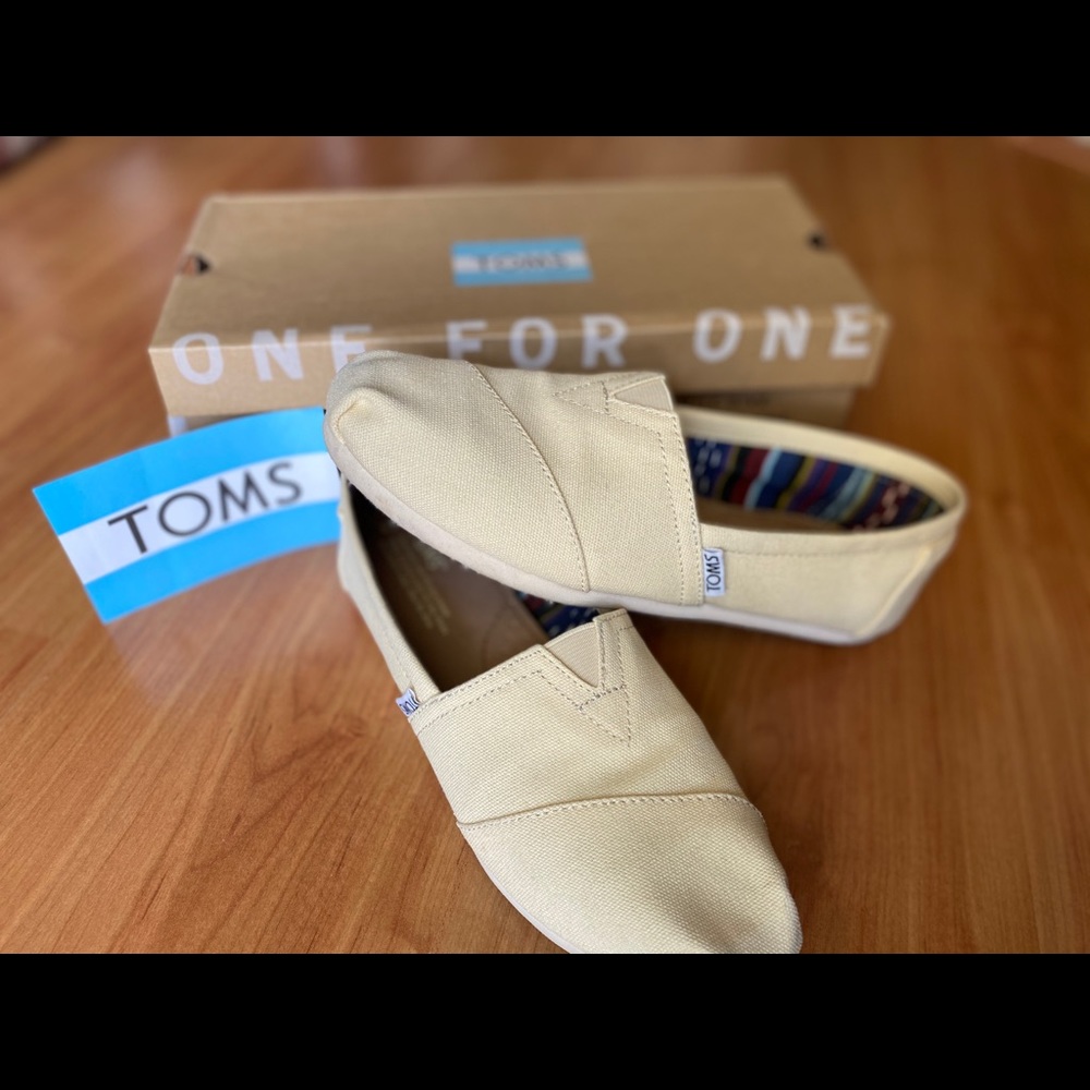 Toms Shoes